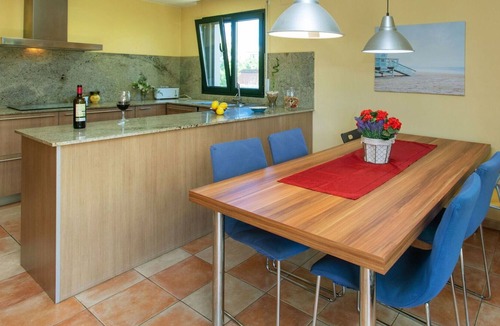Ullastret House | Beautiful private villa for 8 people with WIFI, private pool, TV, patio, pets allowed and parking