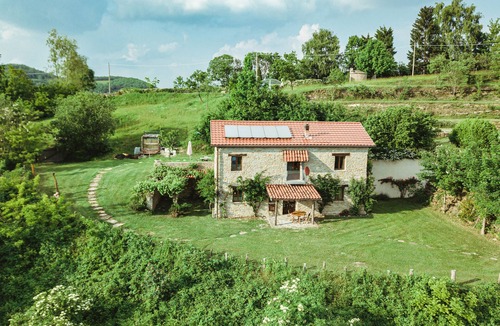 Mombarcaro Apartment | Beautiful stone-built holiday home with large privat garden