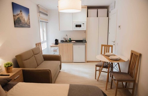 Carabanchel Apartment | Beautiful suite with kitchen and private bathroom