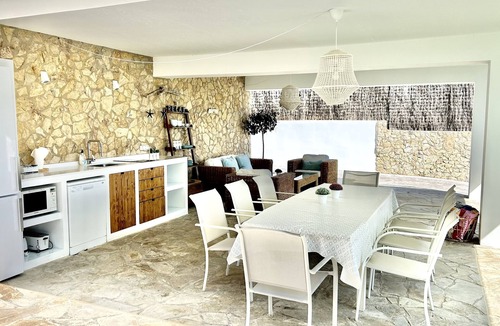 Lloret de Mar Villa | Beautiful Villa.Sta.Cristina WIFI/AC/BBQ in front of the beach Santa Cristina/CalaTreumal