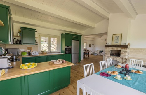 Todi Villa | Beautiful villa with pool in the heart of Umbria, just 9 km from Todi, an oasis of peace and comfort