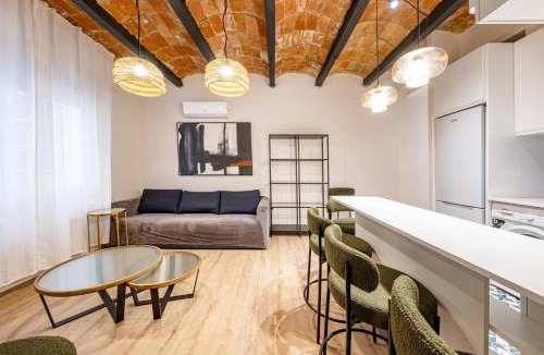 El Baix Guinardo Apartment | BeBarceloner Eixample Apartments- 4 bedrooms