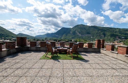 Canzo Apartment | Bella Alda Beautiful Como Castle Penthouse