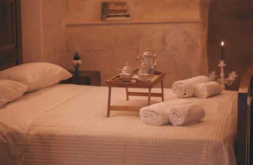 Sasso Caveoso Bed & Breakfast | Benvenuti nella nostra meravigliosa suite situata nel cuore dei Sassi di Matera.