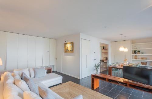 Moltrasio Apartment | Besana 9 on the Lake - Private garden & parking by Rent All Como