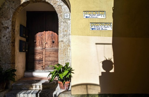 Historical Downtown Salerno Apartment | between Amalfi, Pompei, Paestum, Positano