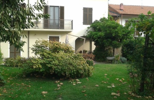 Scalenghe House | BETWEEN TORINO AND PINEROLO APARTMENT IN A HOUSE OF VINTAGE WITH GARDEN WI FI