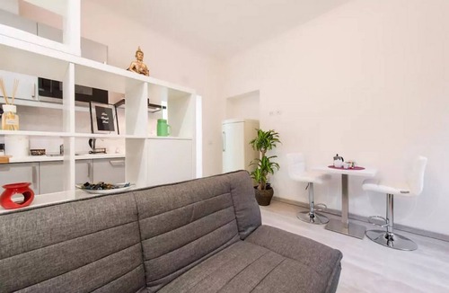 Porta Garibaldi Apartment | Bianca The White House for 3 ☆ Porta Garibaldi Island