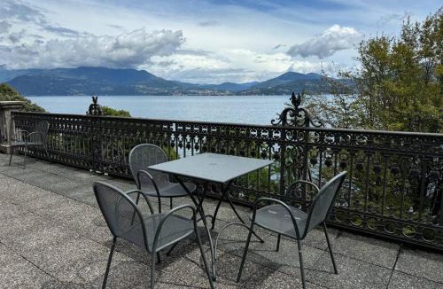 Gonte Apartment | Blue Lake View