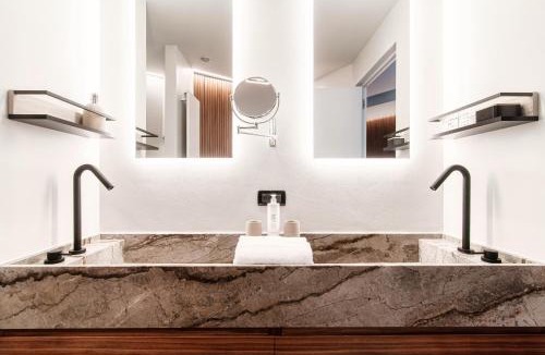 Riva Apartment | Blue Stay - by MyHomeInComo