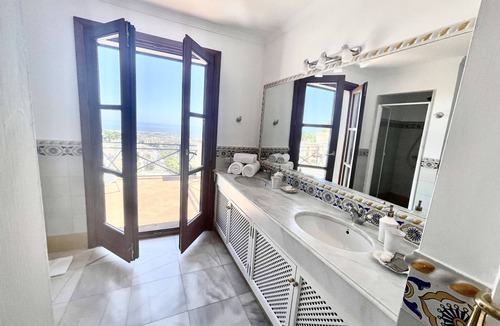 Benahavis Bed & Breakfast | Boutique Hotel Maravilla