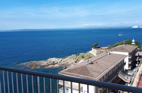 Almadraba-Canyelles Apartment | Breathtaking seafront view