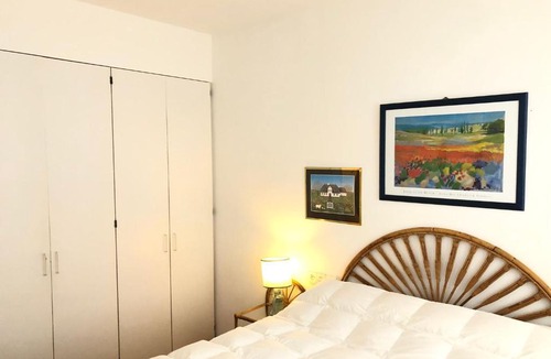 Cadaques Apartment | Bright Breezy Holiday Flat for tranquility and refuge and joy