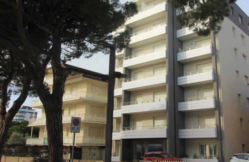 Lignano Sabbiadoro Apartment | Bright two-bedroom apartment facing the sea