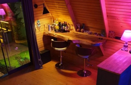 Cinarcik Apartment | Bungalow with Shared Garden near Beach in Cinarcik