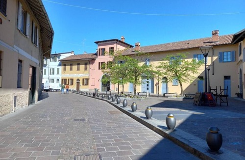 Cernusco sul Naviglio Apartment | Ca'Foulard3: a dip in the blue