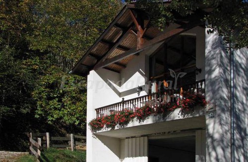 Valcarlos Cottage | Cabin ∙ 14 bedrooms ∙ 24 guests