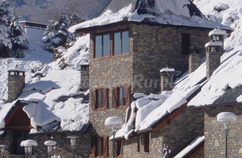 Sallent de Gallego Cottage | Cabin ∙ 5 bedrooms ∙ 12 guests