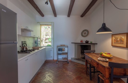 Gonte Apartment | Cadebei 1. Stunning lake view in the charming, quiet hamlet of Gonte.n