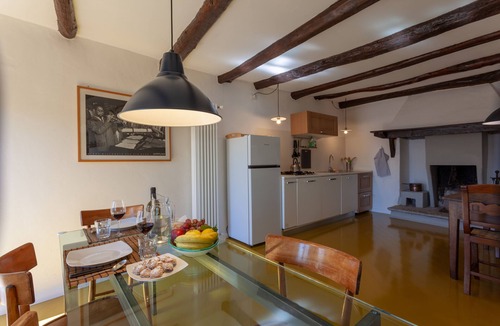 Gonte Apartment | Cadebei 2. Relaxing lake view in the charming, quiet hamlet of Gonte.