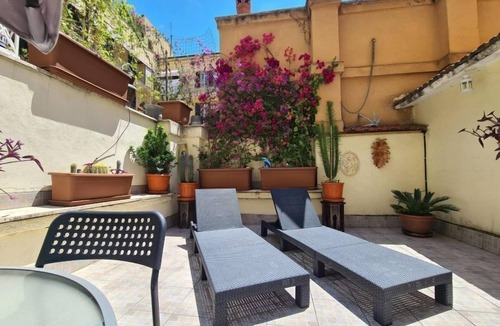 Rione XVIII Castro Pretorio Apartment | Caesar Room