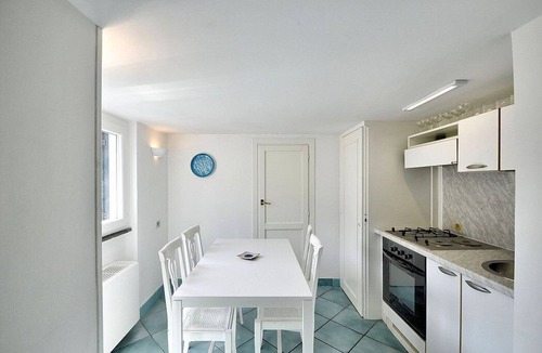 Minori House | Casa Alloro A: An apartment located in the center of Minori and a few meters from the sea.
