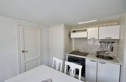 Minori House | Casa Alloro A: An apartment located in the center of Minori and a few meters from the sea.
