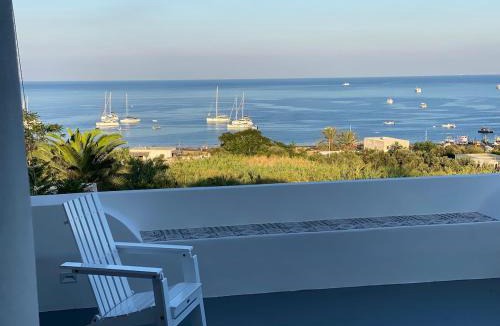 San Vincenzo House | Casa Avocado - in the center, with a view and quiet