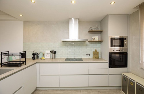 Montjuic House | Casa con Bonitas Vistas en Montjuic, Girona