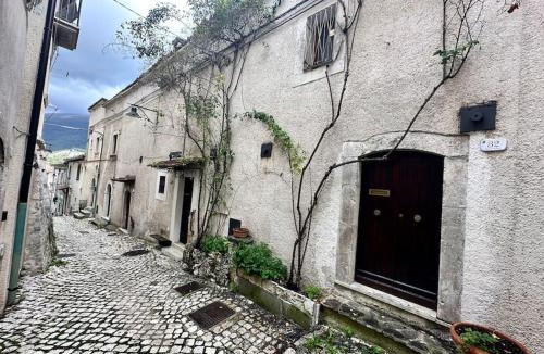 Civitella Alfedena Apartment | Casa con vista lago