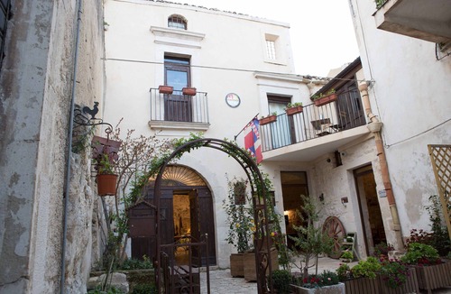Modica House | Casa degli Avi Don Nino, unique housing experience in Modica, a thousand-year-old city