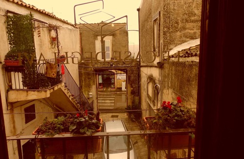 Modica House | Casa degli Avi Donna Peppa in Modica, impossible to imagine magical to live