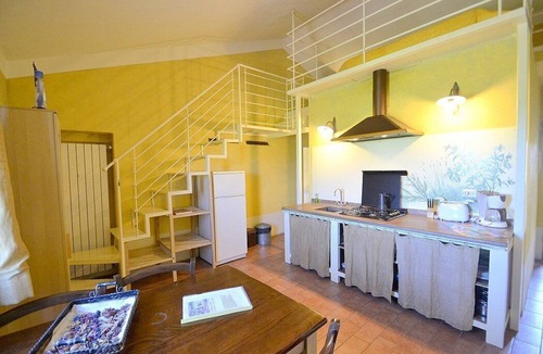 Castiglione del Lago House | Casa Flora G: A characteristic and welcoming apartment that is part of a villa surrounded by the greenery, with Free WI-FI.