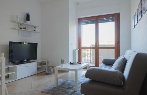 Monterotondo Apartment | Casa Ghandi vicino a Roma con Box Auto e Wi-Fi