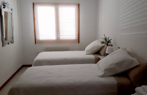 Ivars de Noguera House | Casa la Vall A house surrounded by nature