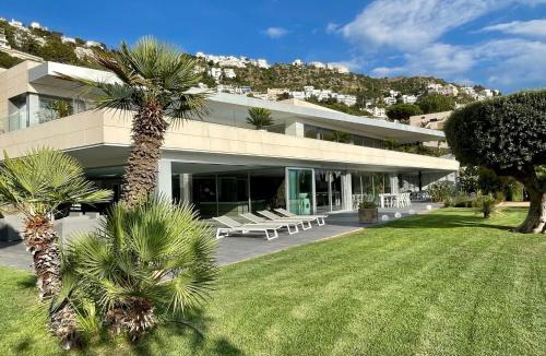 Roses Town Center Villa | Casa Llosa