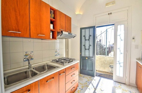 Amalfi House | Casa Macrina C: A welcoming apartment in a quiet position, situated at a short distance from the Cathedral of Amalfi, with Free WI-FI.