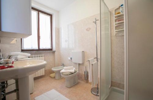 Poppino Apartment | Casa Margherita Luino Hillside - Happy Rentals