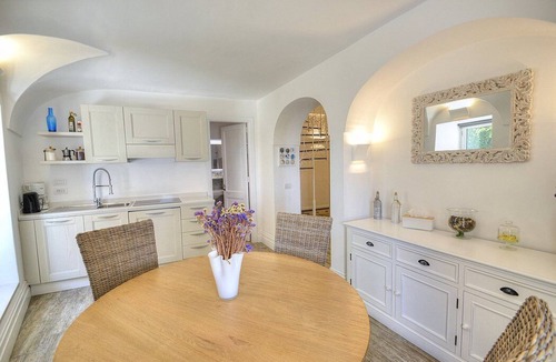 Positano City Centre House | Casa Ninnolo: A bright and sunny two-story independent house situated in a central location, at a short distance from the beach, with Free WI-FI.