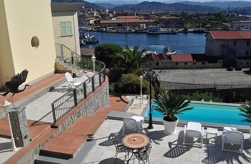 La Spezia House | Casa Nuria C: A modern and graceful studio apartment which faces the sun and the sea, with Free WI-FI.