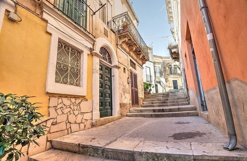 Modica Apartment | Casa Orangina: An elegant and welcoming apartment that is part of an historic villa, with Free WI-FI.