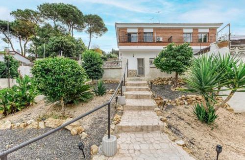Mont Barbat House | Casa piscina - 10km Lloret de Mar