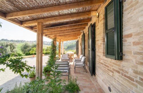 Monte Giberto House | Casa Raffaela, Charming villa with a nice pool