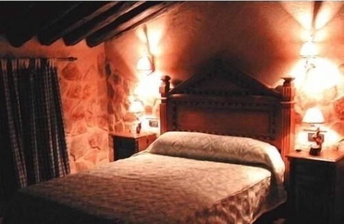 Campillo de Altobuey Cottage | Casa Rural Abuelo Perico for 14 people