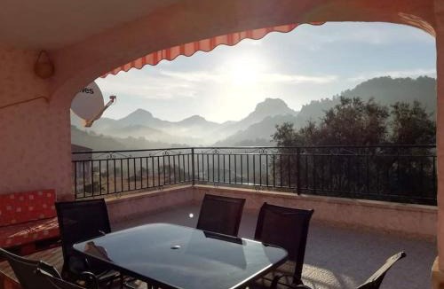 Elche De La Sierra House | Casa Rural E Puente del Segura