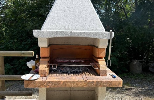 Bagnolo Piemonte House | Casa Salada, Immersa in un Castagneto fra Montagna e Pianura
