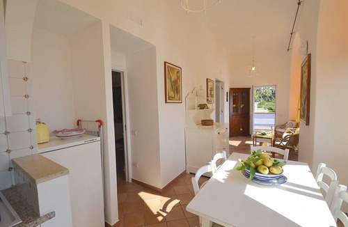 Positano City Centre House | Casa Samuela: A charming ancient house overlooking the sea and the main beach of Positano, with Free WI-FI.