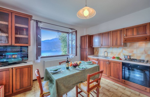 Pettenasco House | Casa Serena park and Lake View, Pettenasco, Italy