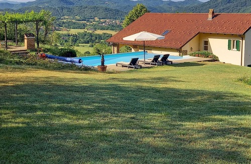 Cartosio Villa | Casa Sulie: Villa With Private Infinity Pool Cartosio (near Acqui Terme)