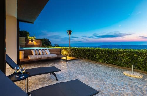 Diano d'Alba Villa | Casa sulle Langhe - Luxury Pool, Sauna and Jacuzzi